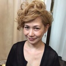 サムネイル：三島市　美容室　夏の大胆ヘアー