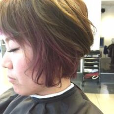 サムネイル：三島市　美容室　トレンドのヘアカラーはこの色